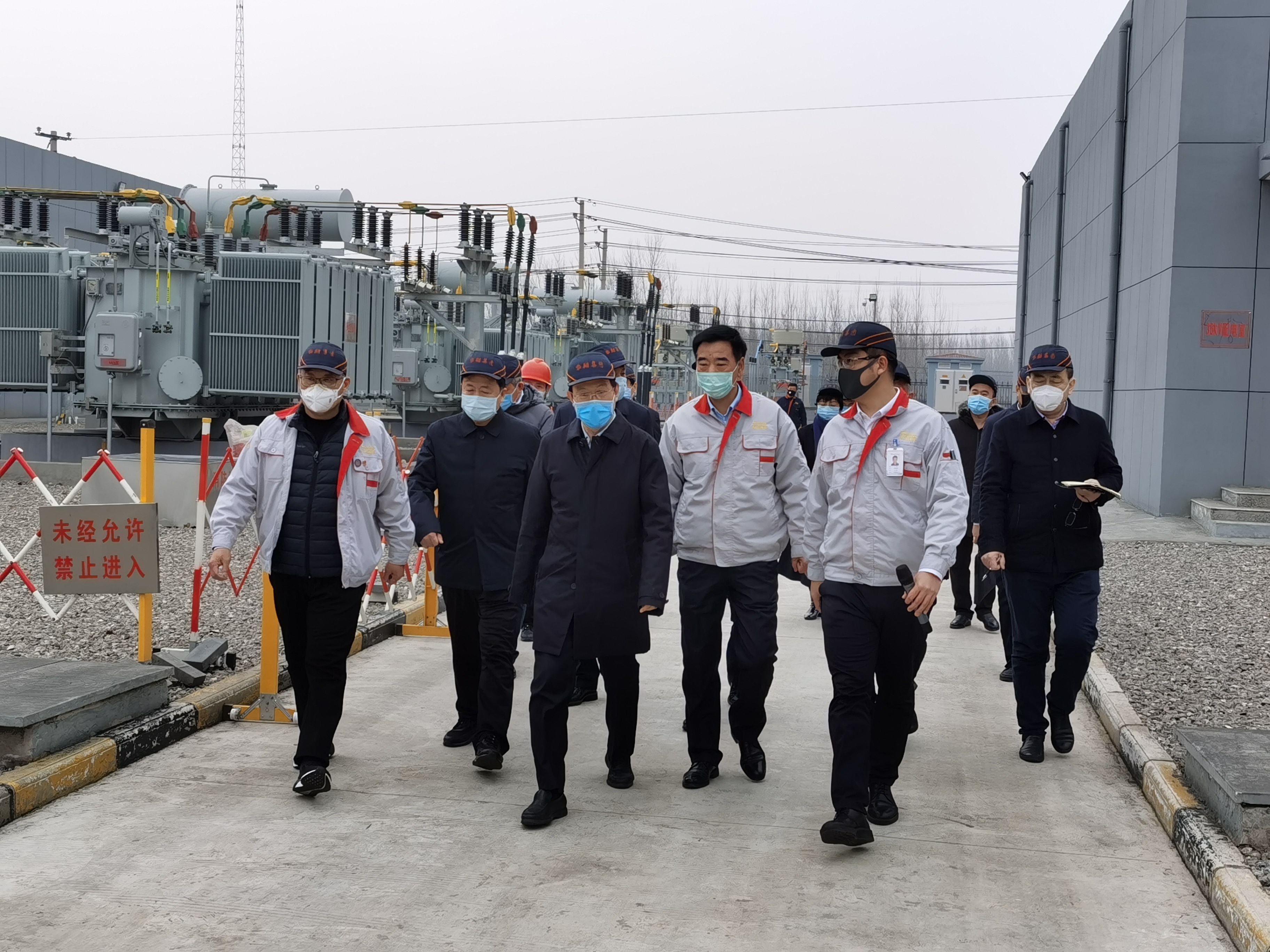 临汾市市委书记董一兵一行莅临抖圈人生就是博集团调研