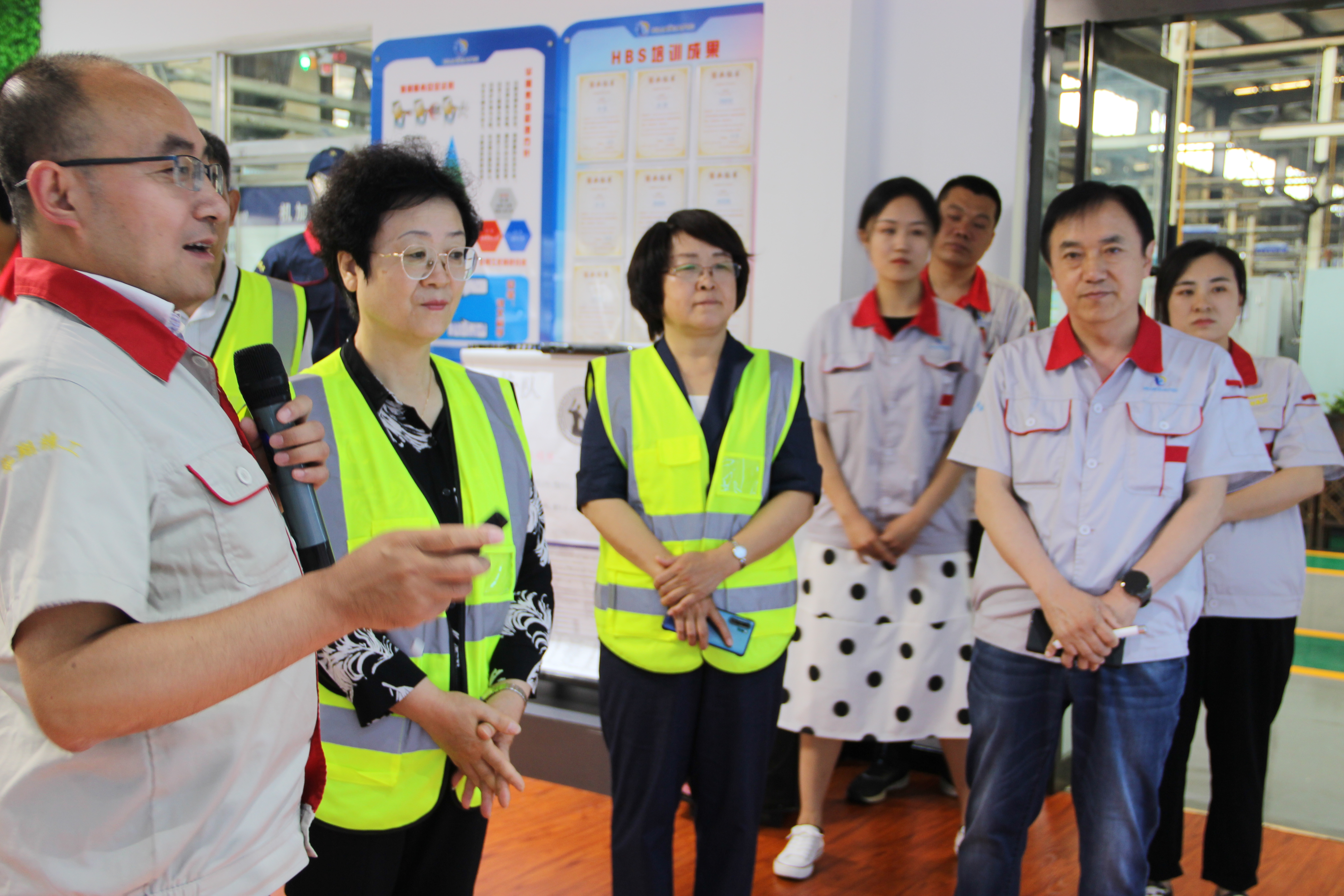 市人大常委会来我司发展科技成就转化“一法一条例”法律查抄