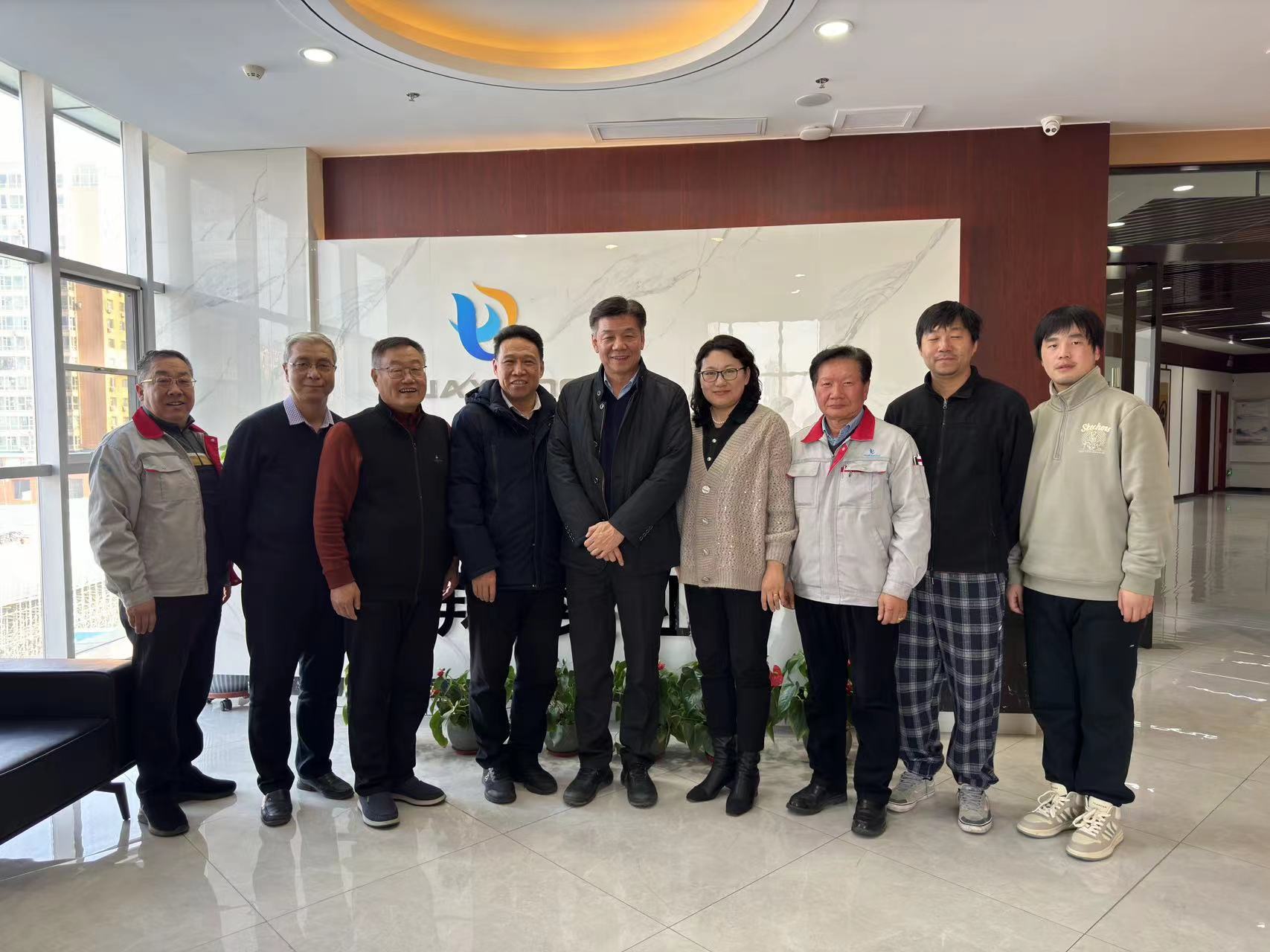 北京机科国创轻量化科学钻研所有限公司与呼和浩特理工大学莅临抖圈人生就是博集团参观调研